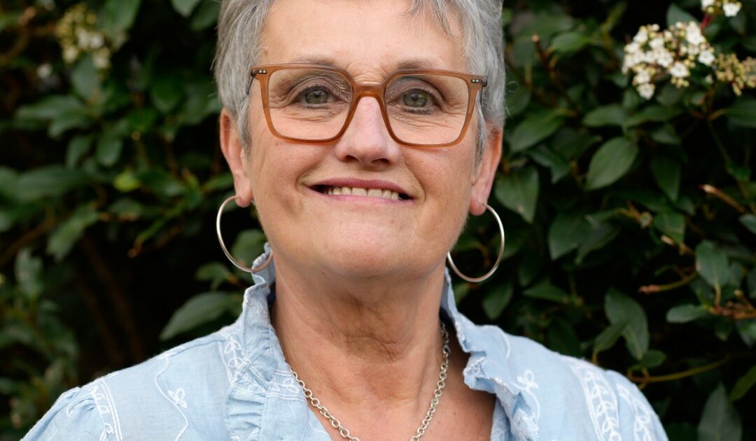 Photo de Isabelle Fouques-Cariou, tête de liste Les Monts Citoyens aux élections municipales 2026 aux Monts d'Aunay (Aunay-sur-Odon, Bauquay, Campandré-Valcongrain, Danvou-la-Ferrière, Ondefontaine, Le Plessis-Grimoult et Roucamps)