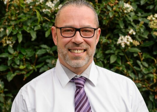 Photo de Jérôme Gretha, candidat de la liste Les Monts Citoyens aux élections municipales 2026 aux Monts d'Aunay (Aunay-sur-Odon, Bauquay, Campandré-Valcongrain, Danvou-la-Ferrière, Ondefontaine, Le Plessis-Grimoult et Roucamps)