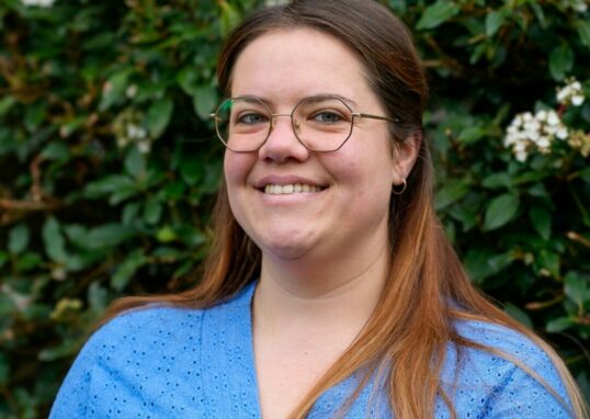 Photo de Maëva Vautier, candidate de la liste Les Monts Citoyens aux élections municipales 2026 aux Monts d'Aunay (Aunay-sur-Odon, Bauquay, Campandré-Valcongrain, Danvou-la-Ferrière, Ondefontaine, Le Plessis-Grimoult et Roucamps)